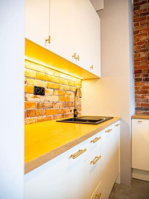 Chic Apartment In Historic Koneser Area Warszawa Eksteriør billede