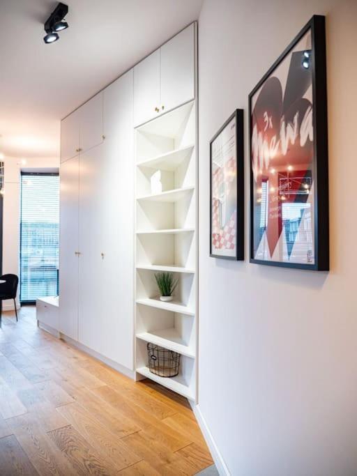 Chic Apartment In Historic Koneser Area Warszawa Eksteriør billede