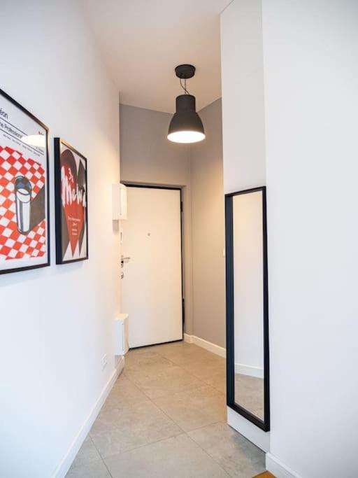 Chic Apartment In Historic Koneser Area Warszawa Eksteriør billede