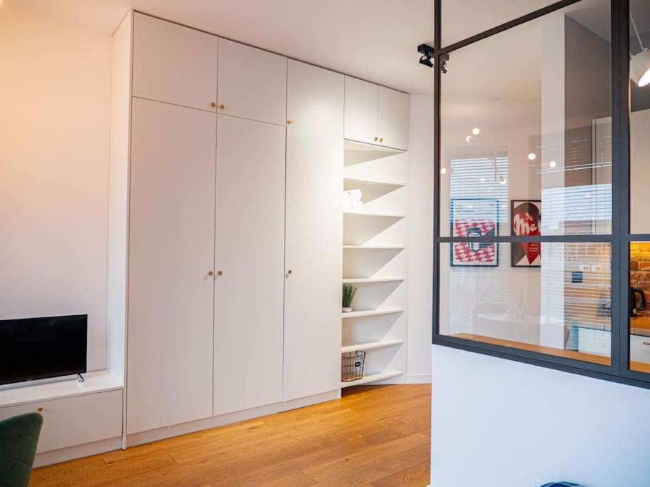 Chic Apartment In Historic Koneser Area Warszawa Eksteriør billede