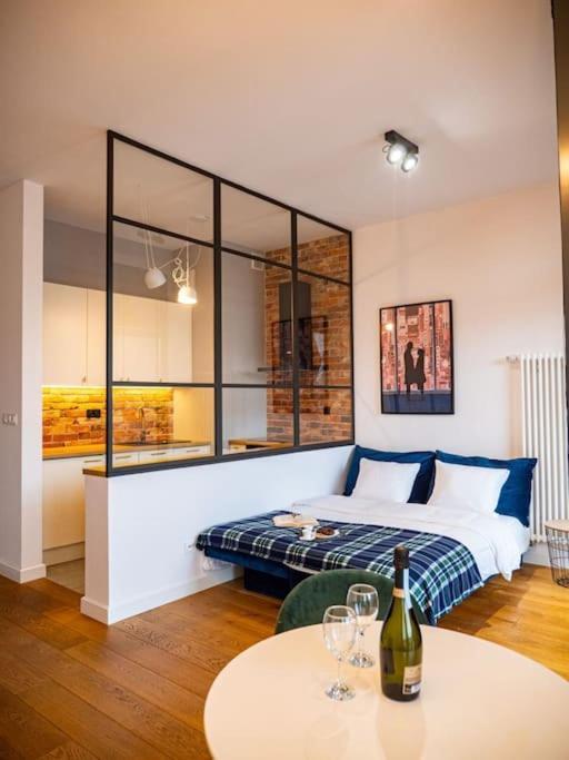 Chic Apartment In Historic Koneser Area Warszawa Eksteriør billede