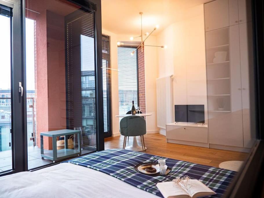 Chic Apartment In Historic Koneser Area Warszawa Eksteriør billede