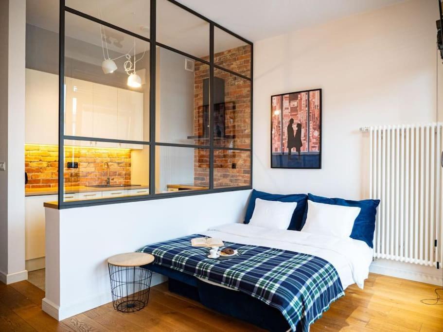Chic Apartment In Historic Koneser Area Warszawa Eksteriør billede