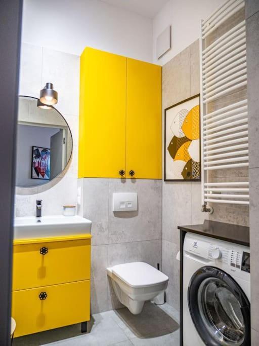 Chic Apartment In Historic Koneser Area Warszawa Eksteriør billede