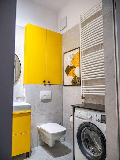 Chic Apartment In Historic Koneser Area Warszawa Eksteriør billede
